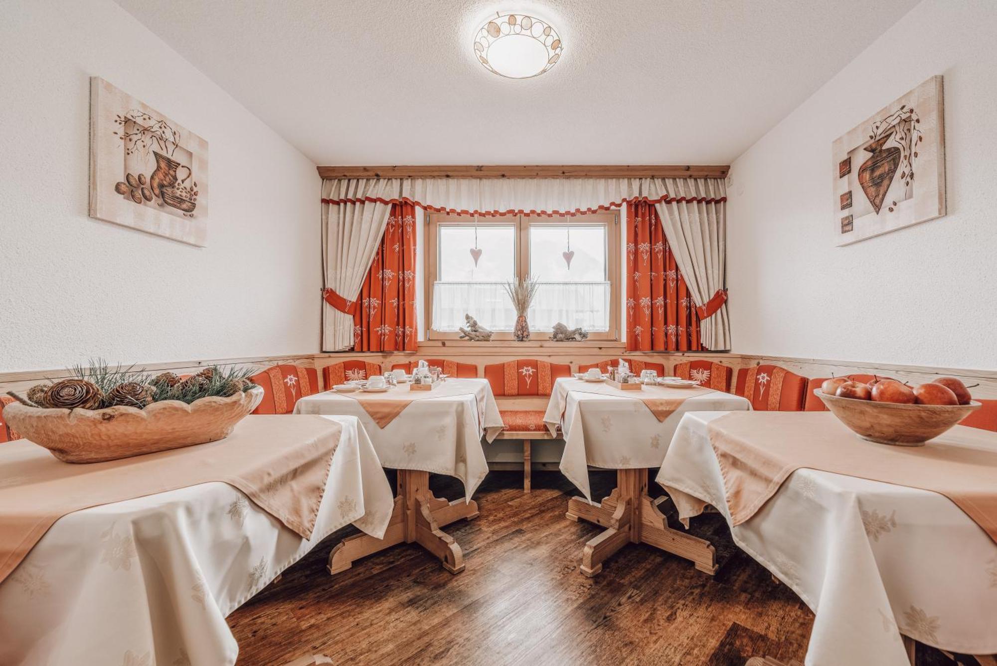 Auer-Fiegl Bed & Breakfast Solden Exterior photo