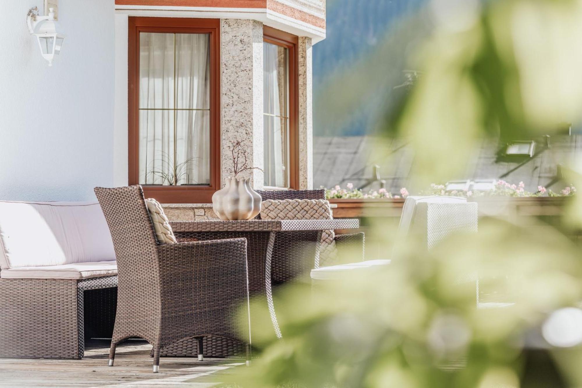 Auer-Fiegl Bed & Breakfast Solden Exterior photo