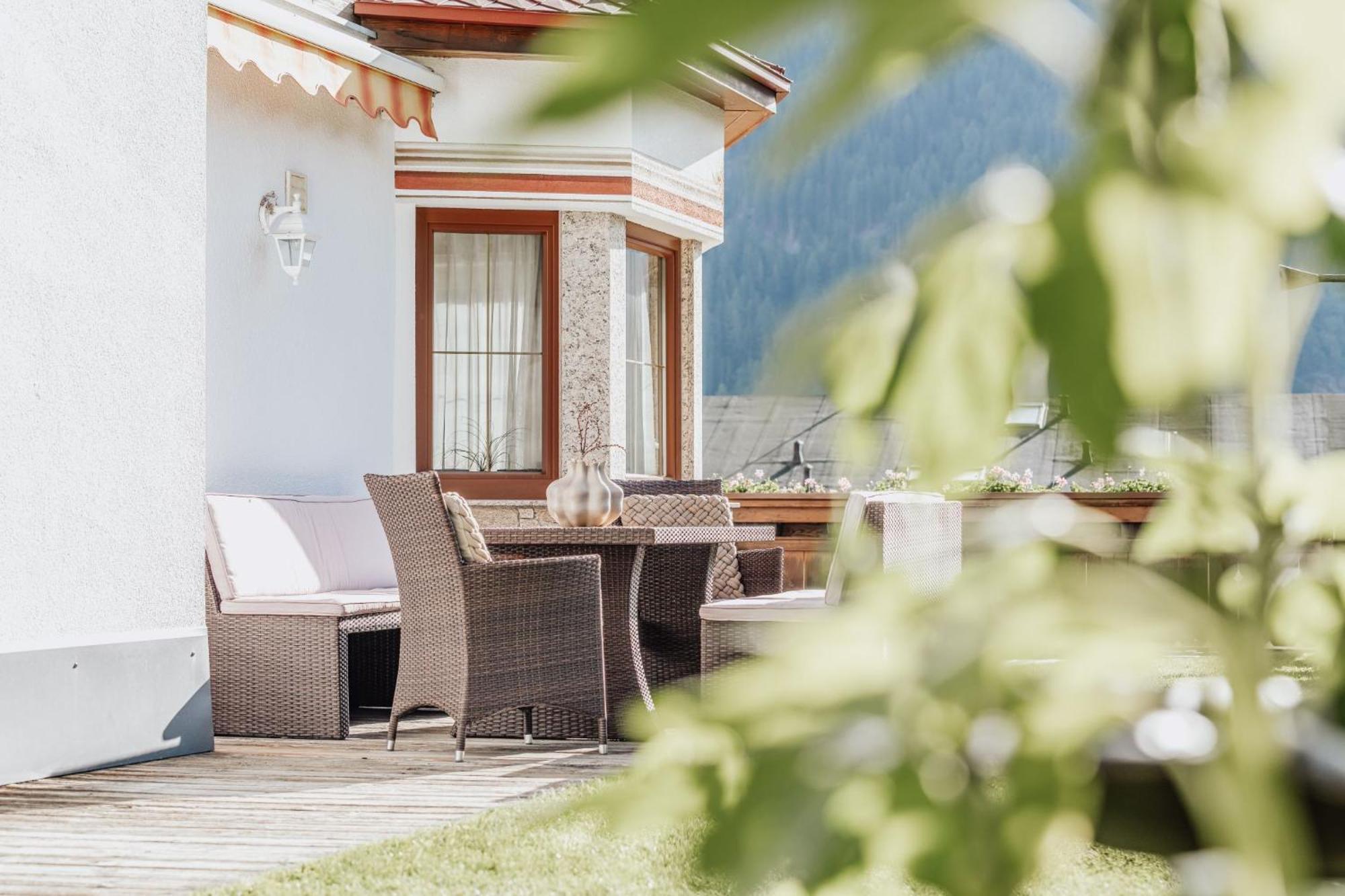 Auer-Fiegl Bed & Breakfast Solden Exterior photo